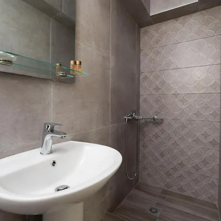 Aparthotel Fani 3*
