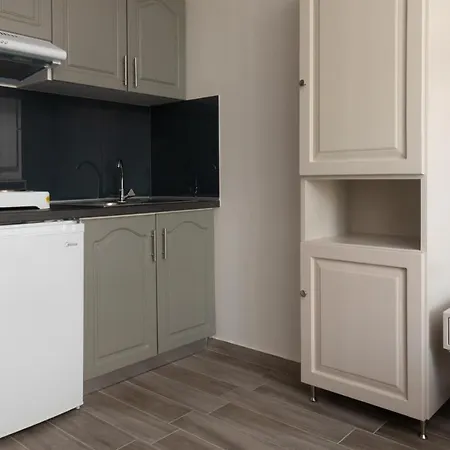 Fani Aparthotel 3*
